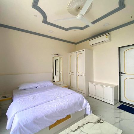 Vedika Garden Hotel Лонавала Екстериор снимка
