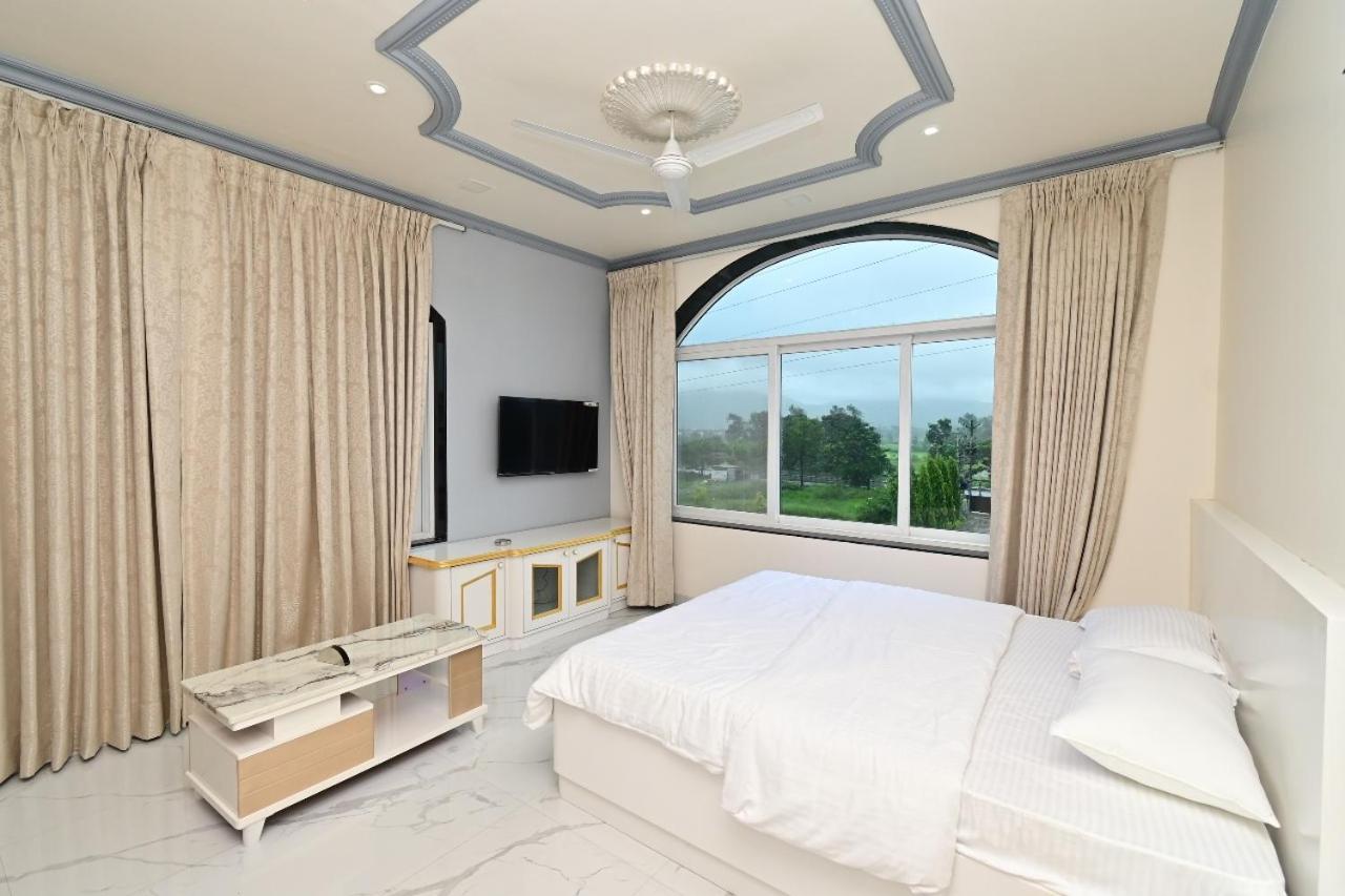 Vedika Garden Hotel Лонавала Екстериор снимка